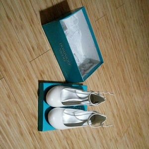White wedge heel shoes